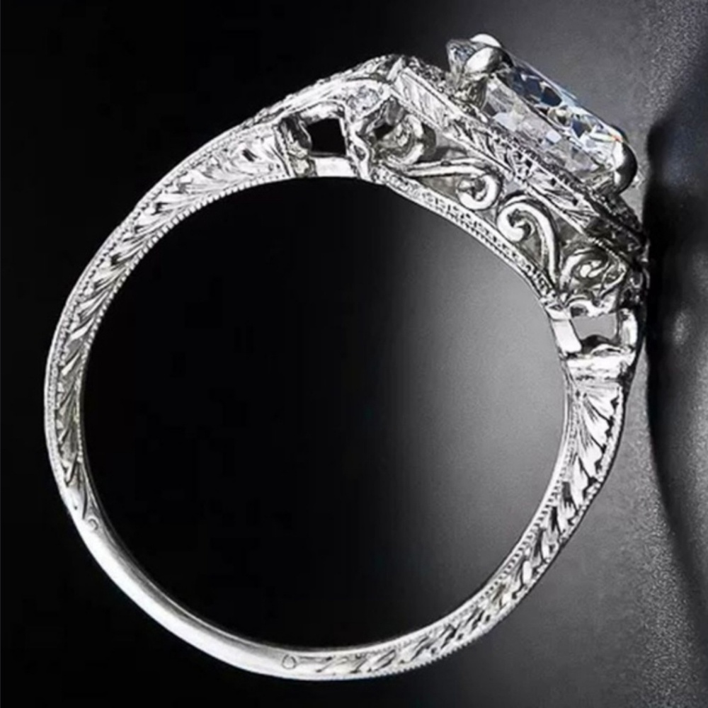 EXQUISITE 7.81CT CZ & .925 STERLING SILVER RING - Picture 4 of 6